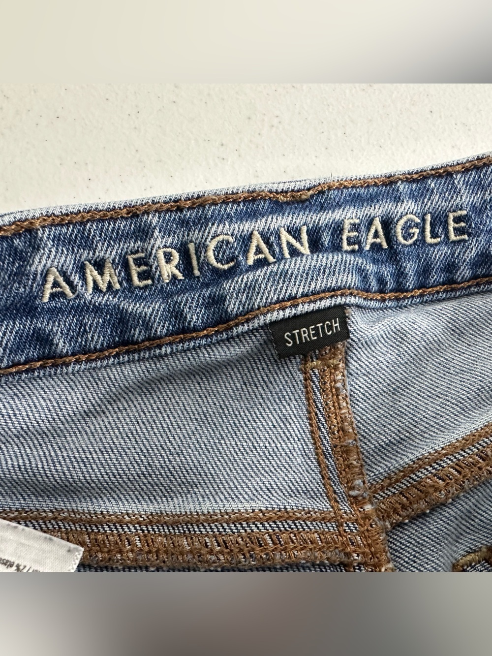 American Eagle Sz 2 Reg Distressed Stretch Mom Jeans Light Blue Denim Stretch - Picture 10 of 16